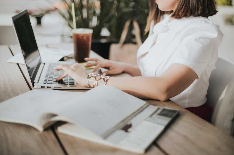 woman drinking coffee